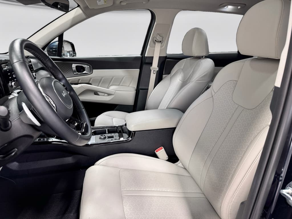 2023 Kia Sorento Plug-in Hybrid view 18