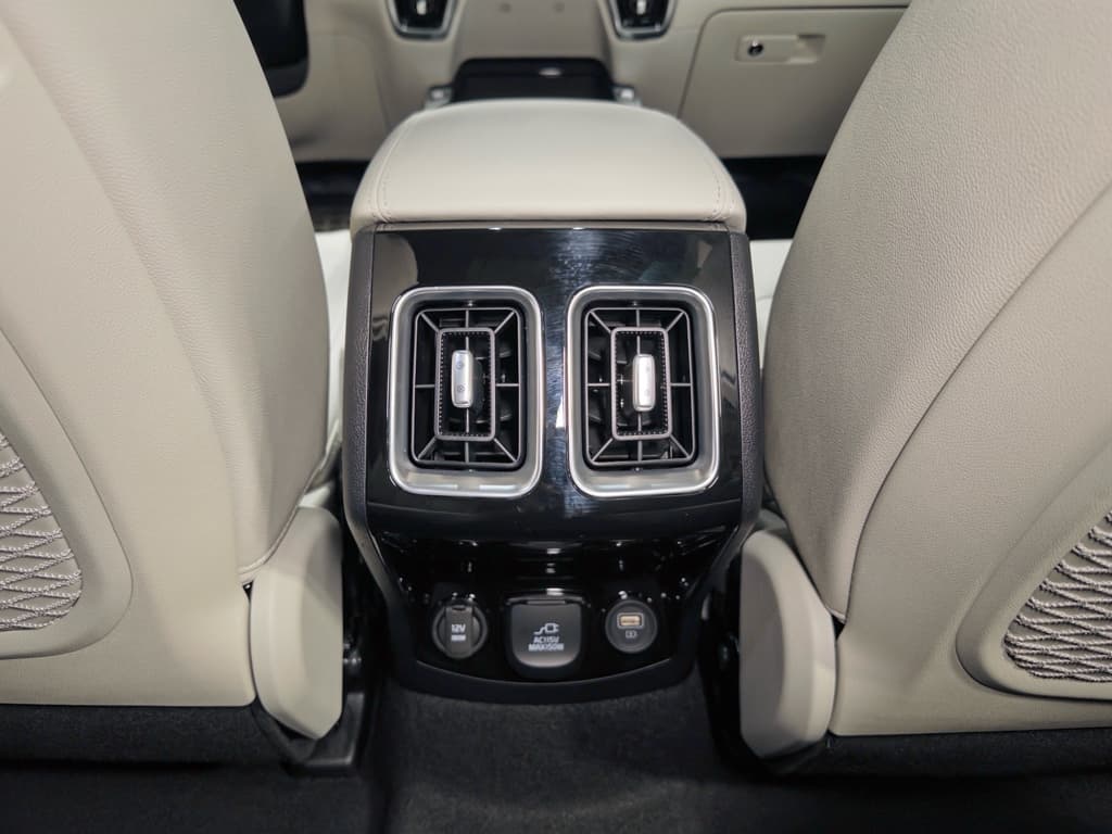 2023 Kia Sorento Plug-in Hybrid view 23