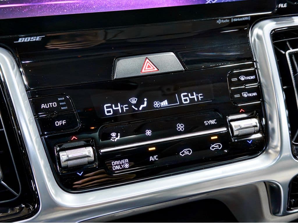 2023 Kia Sorento Plug-in Hybrid view 16