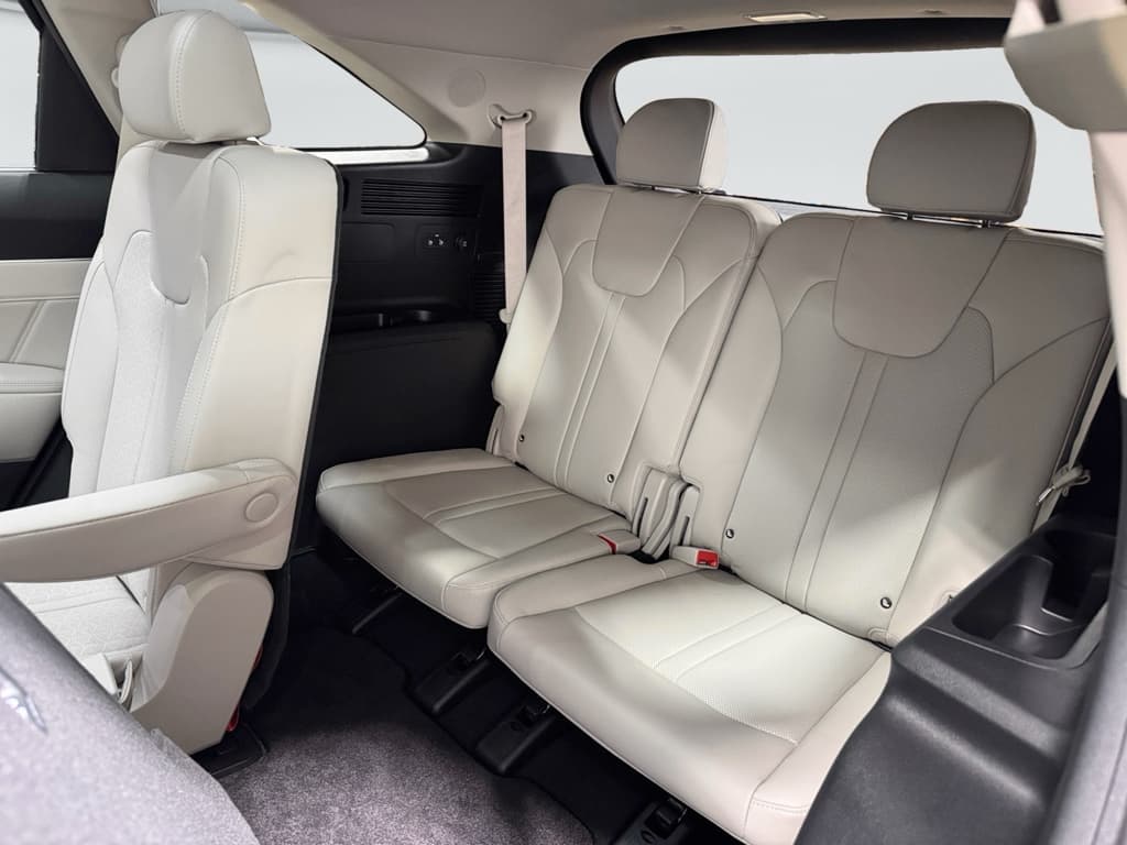 2023 Kia Sorento Plug-in Hybrid view 25