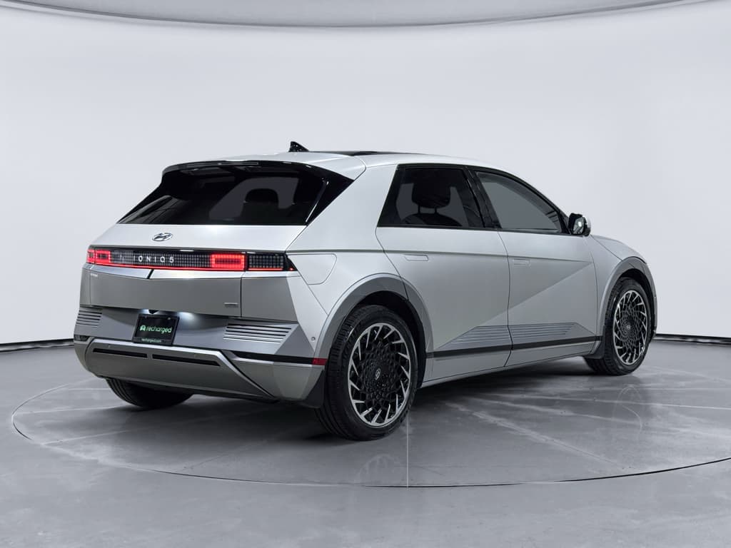 2023 Hyundai IONIQ 5 view 3