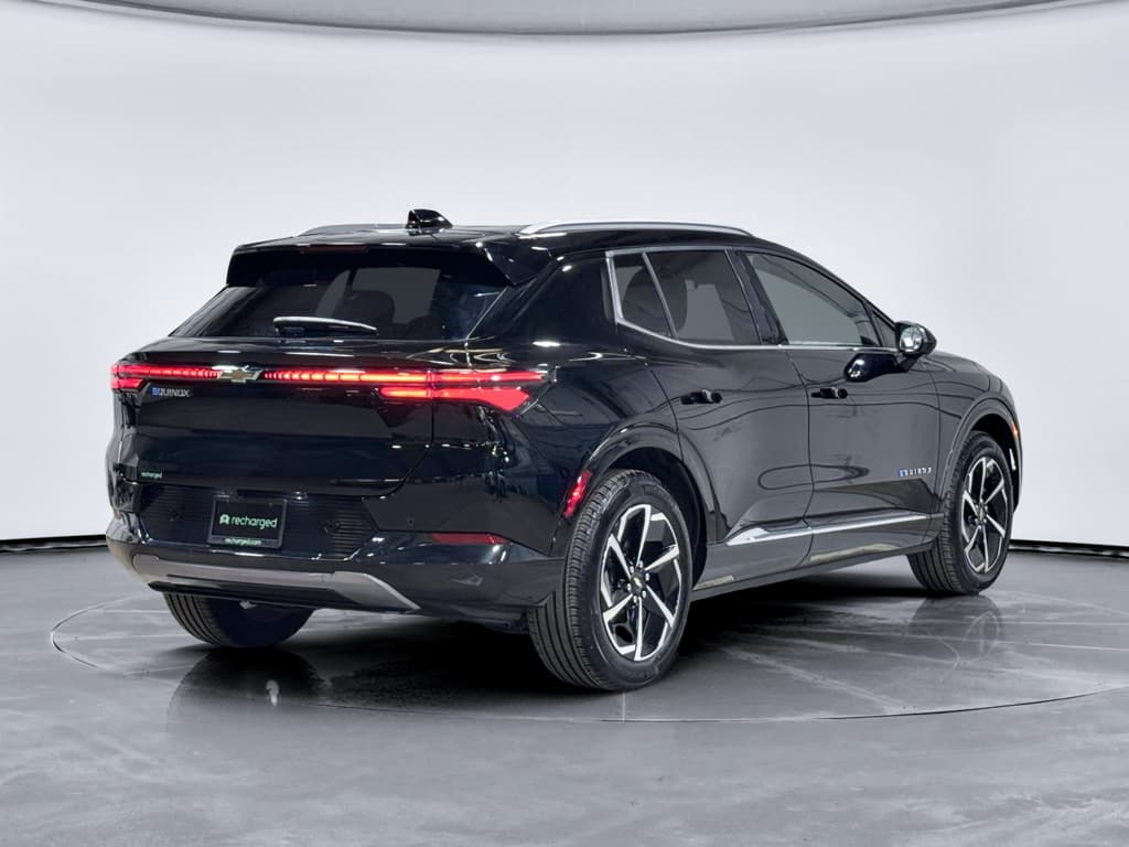 2025 Chevrolet Equinox EV view 3
