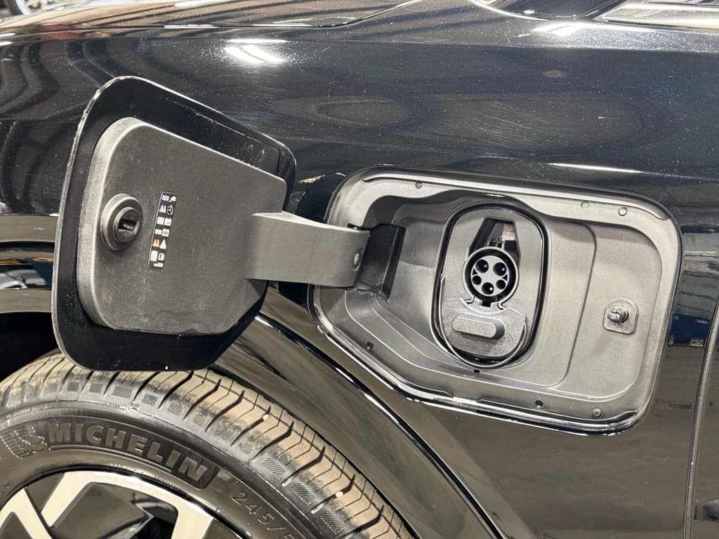 2025 Chevrolet Equinox EV view 5