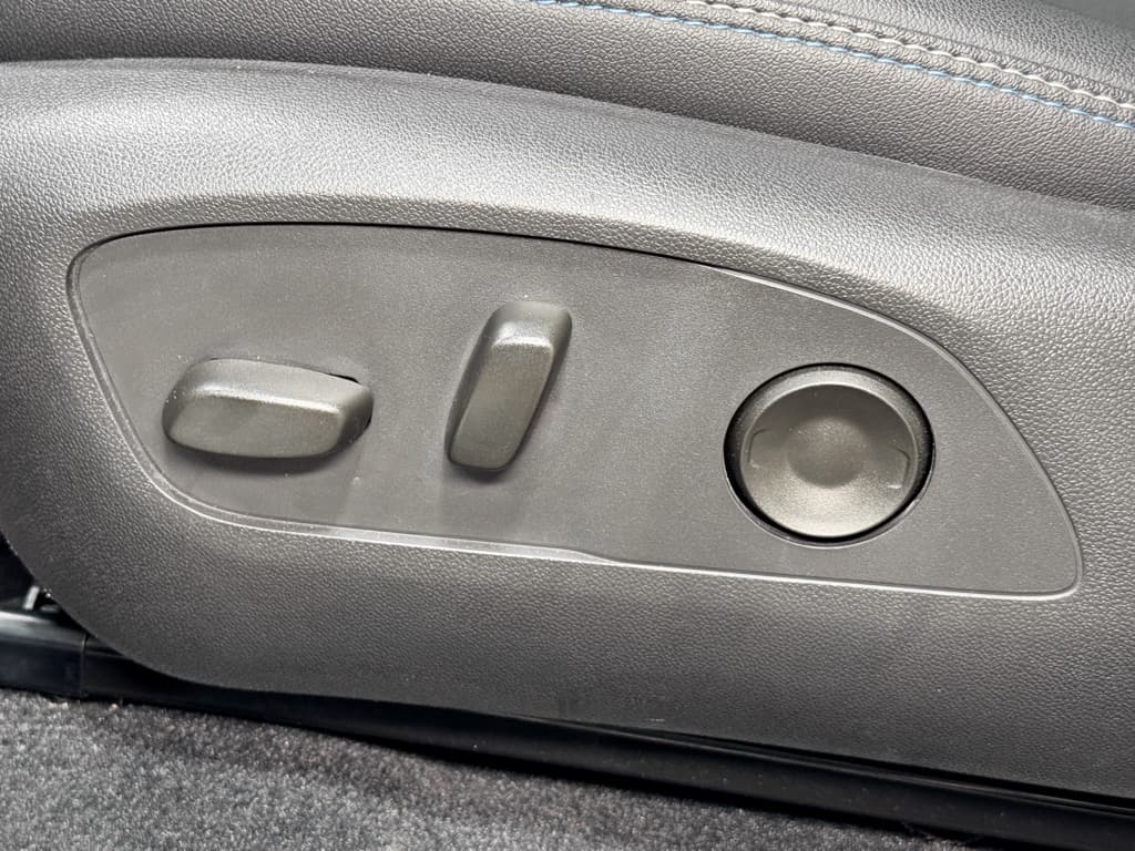 2025 Chevrolet Equinox EV view 6