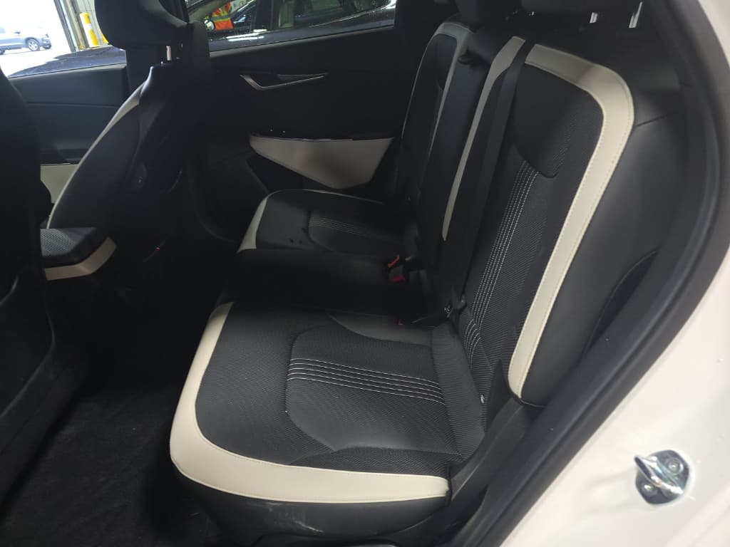 2024 Kia EV6 view 6