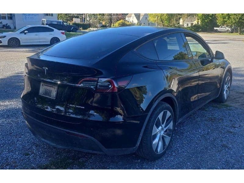 2024 Tesla Model Y view 3