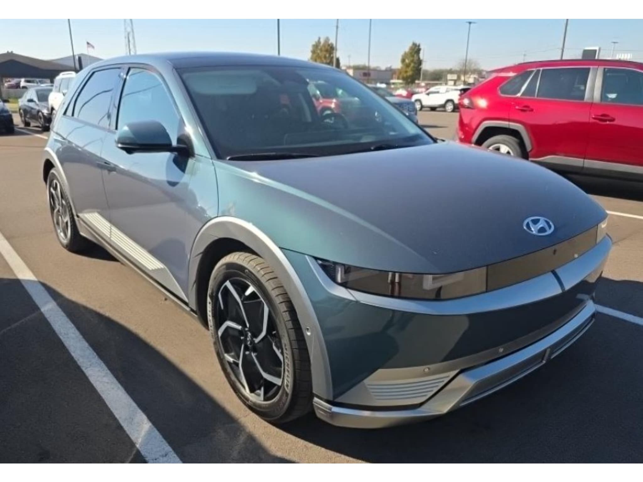 2023 Hyundai IONIQ 5 view 4