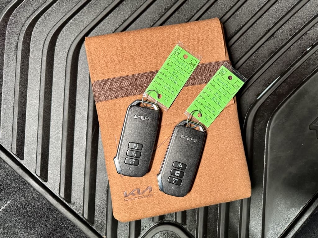 2024 Kia EV6 view 24