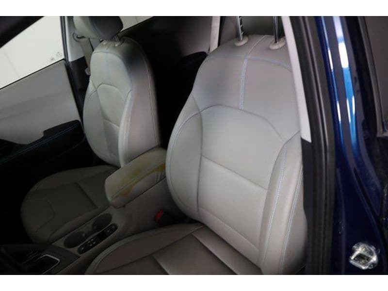 2020 Kia Niro PHEV view 18