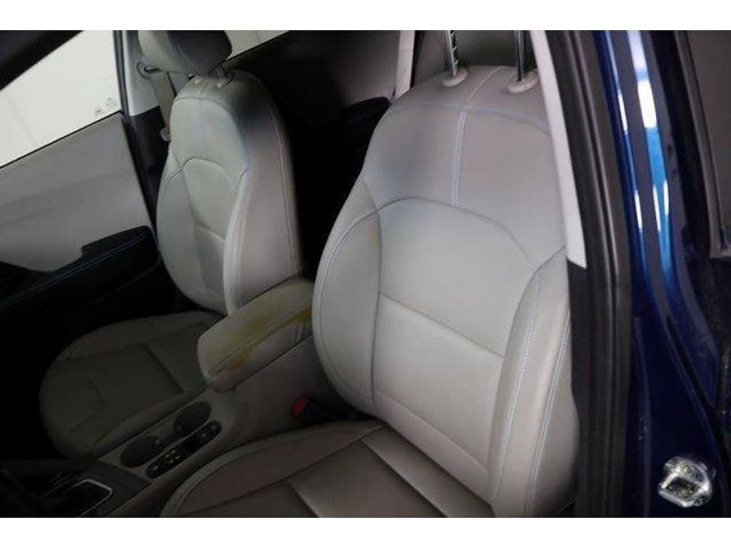 2020 Kia Niro PHEV view 18