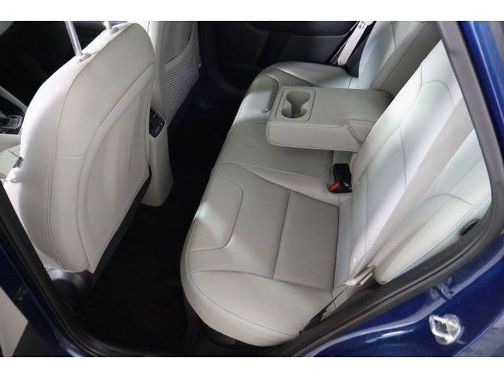 2020 Kia Niro PHEV view 17