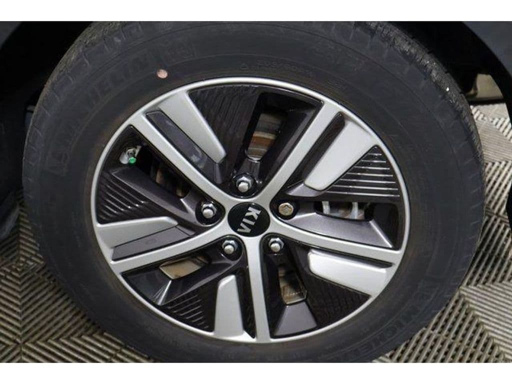 2020 Kia Niro PHEV view 15