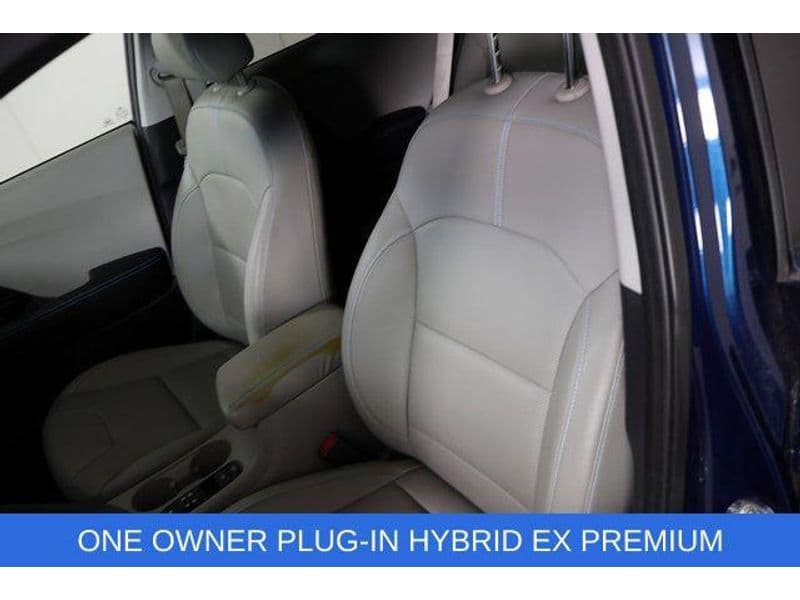 2020 Kia Niro PHEV view 18