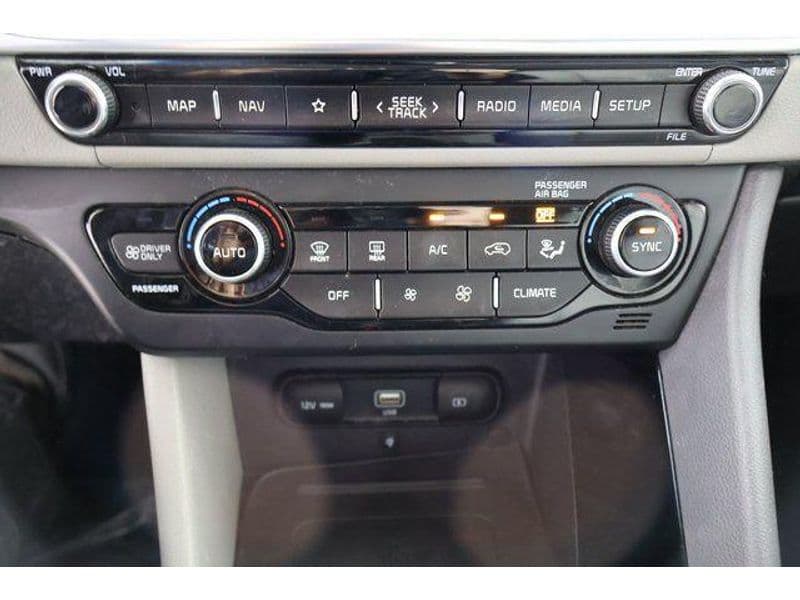 2020 Kia Niro PHEV view 28