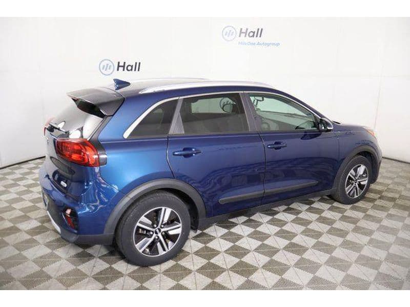 2020 Kia Niro PHEV view 4