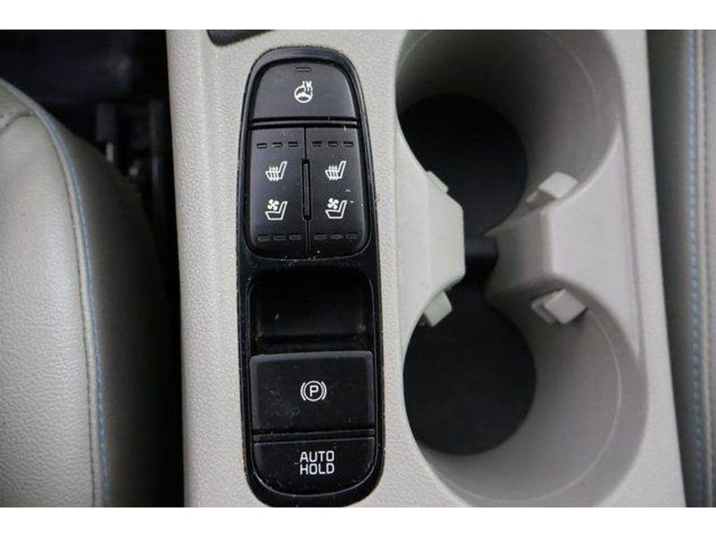 2020 Kia Niro PHEV view 29