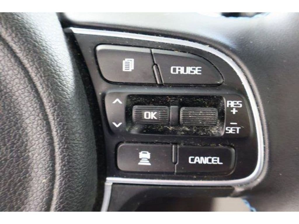 2020 Kia Niro PHEV view 24