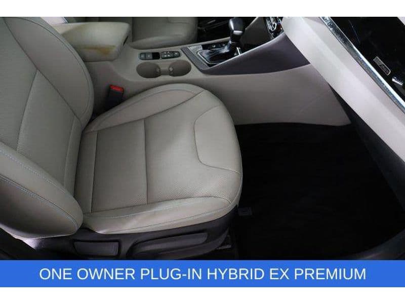 2020 Kia Niro PHEV view 7