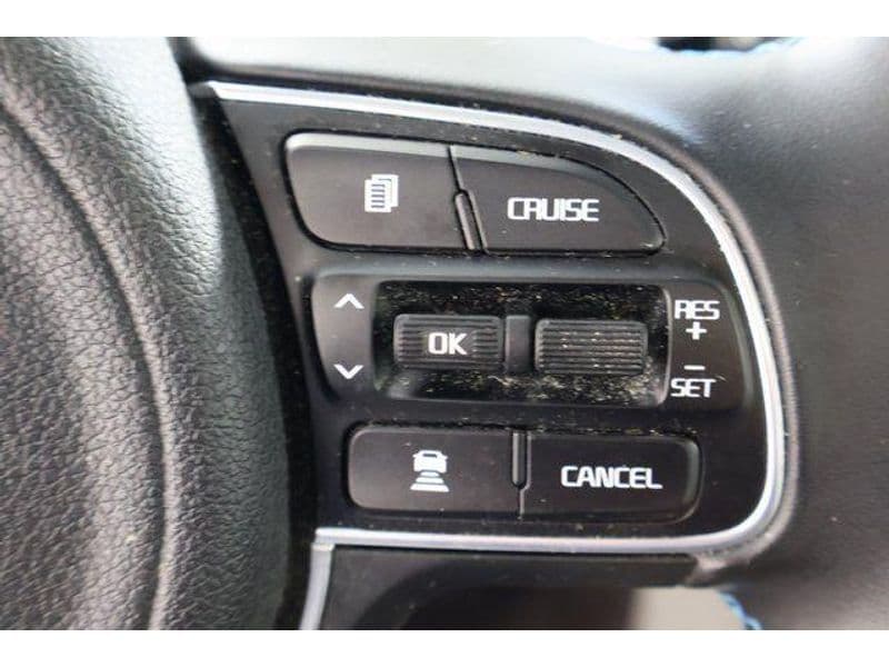 2020 Kia Niro PHEV view 24