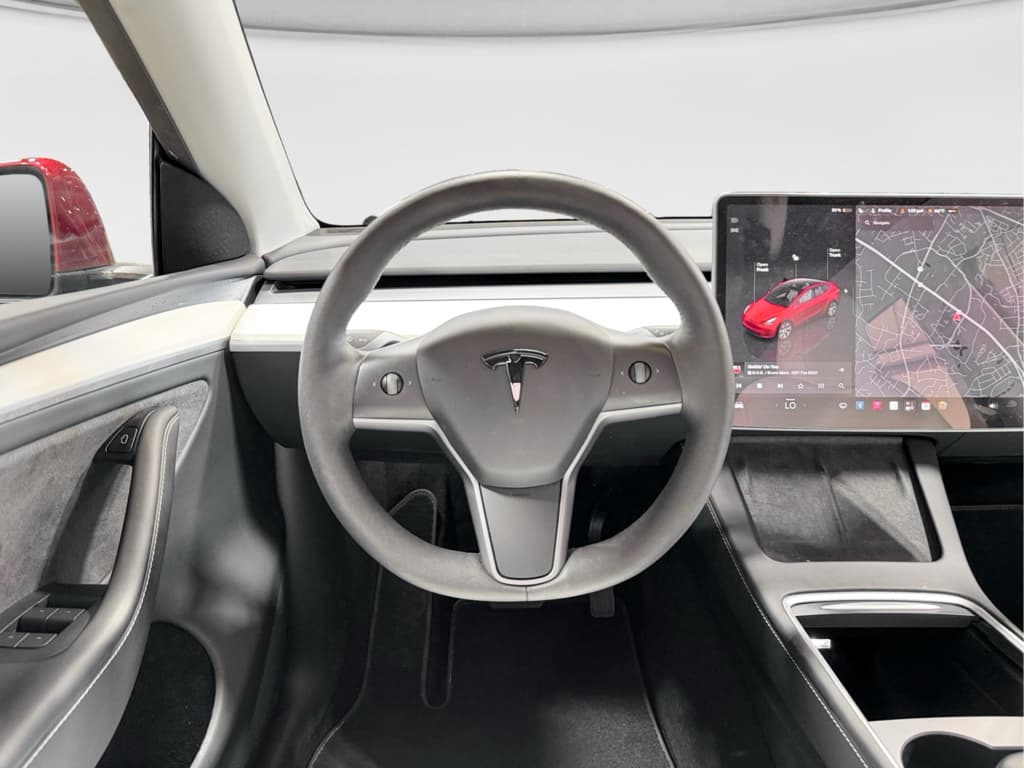 2024 Tesla Model Y view 7