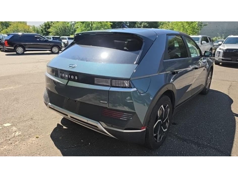 2023 Hyundai IONIQ 5 view 3