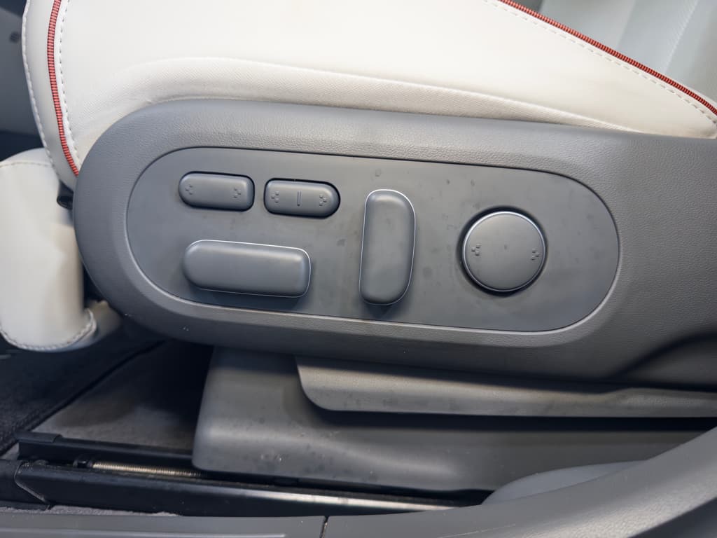 2023 Hyundai IONIQ 5 view 7