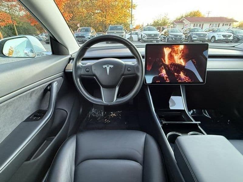 2018 Tesla Model 3 view 19