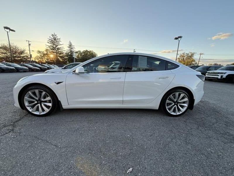 2018 Tesla Model 3 view 6