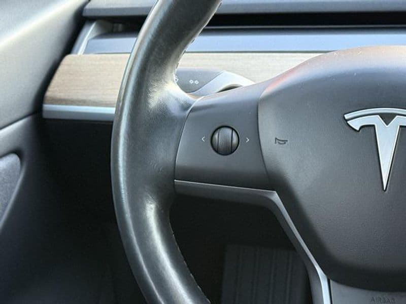 2018 Tesla Model 3 view 21