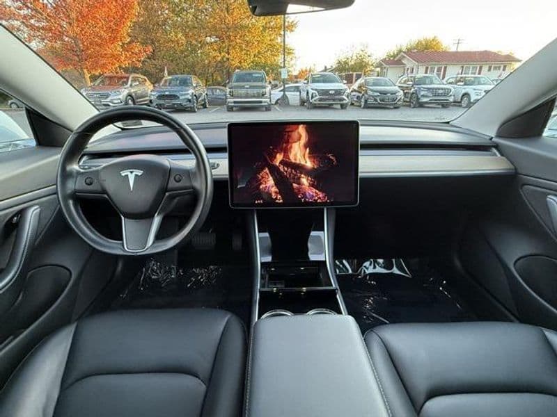 2018 Tesla Model 3 view 18