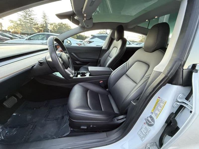 2018 Tesla Model 3 view 11
