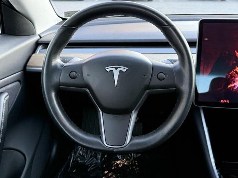 2018 Tesla Model 3 view 20