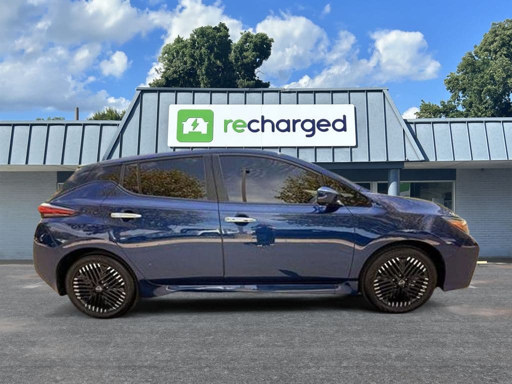 2023 Nissan LEAF view 6