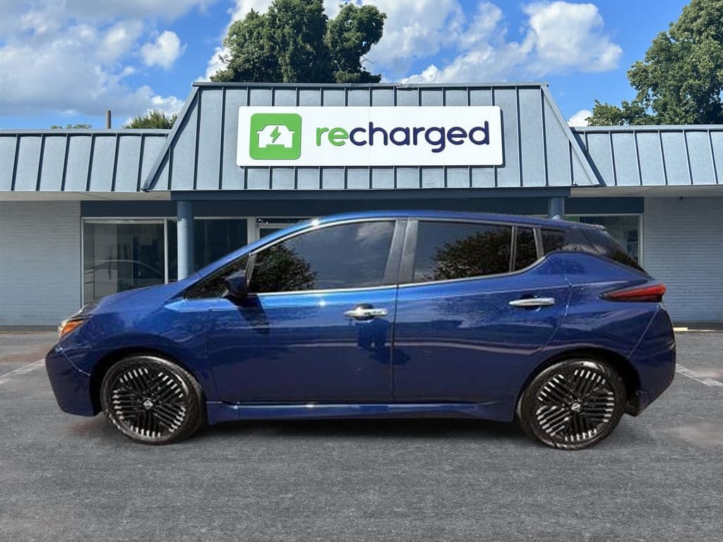 2023 Nissan LEAF view 2