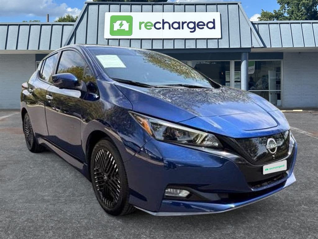 2023 Nissan LEAF view 7