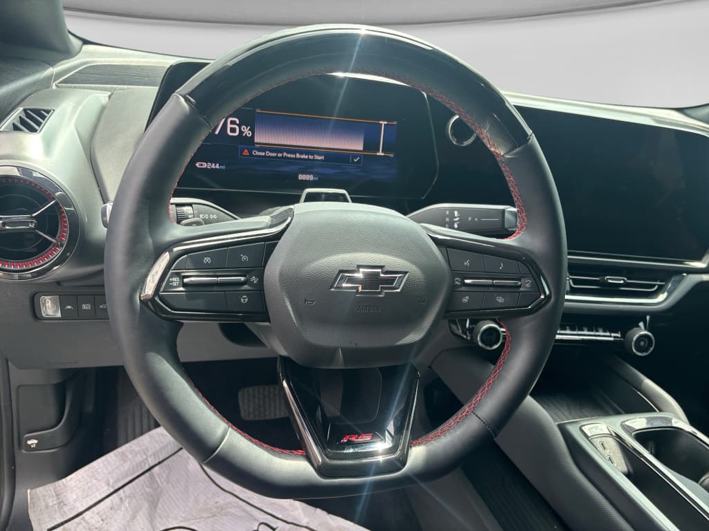 2024 Chevrolet Equinox EV view 5