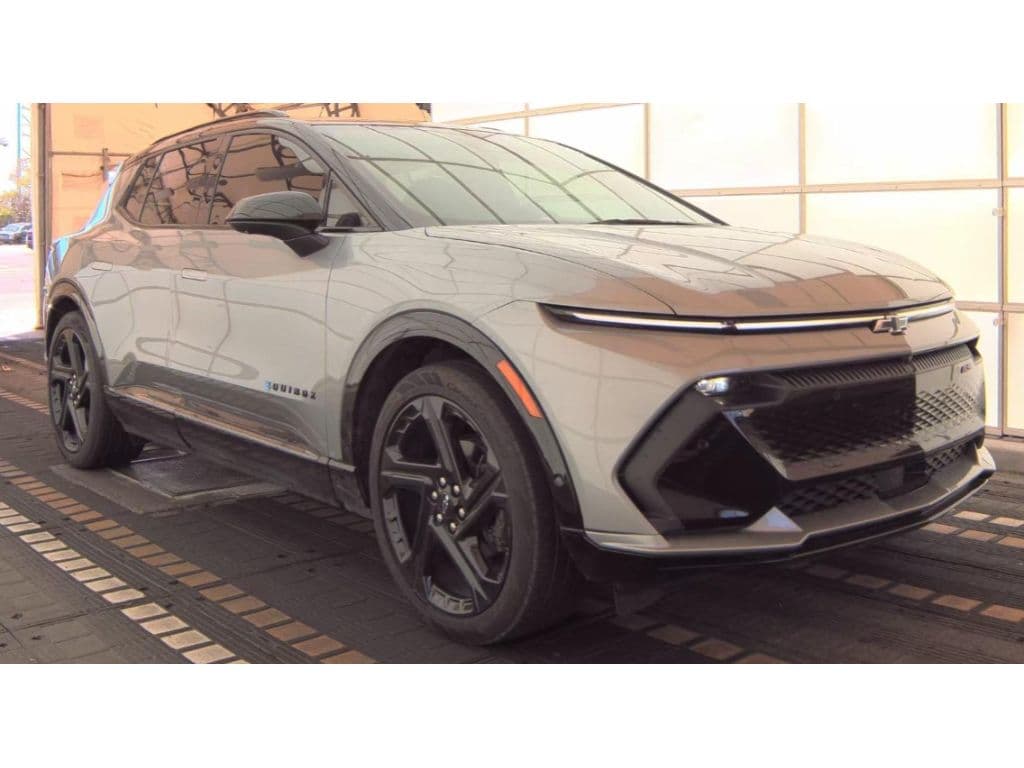 2024 Chevrolet Equinox EV view 2