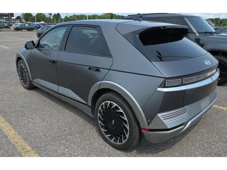 2023 Hyundai IONIQ 5 view 4