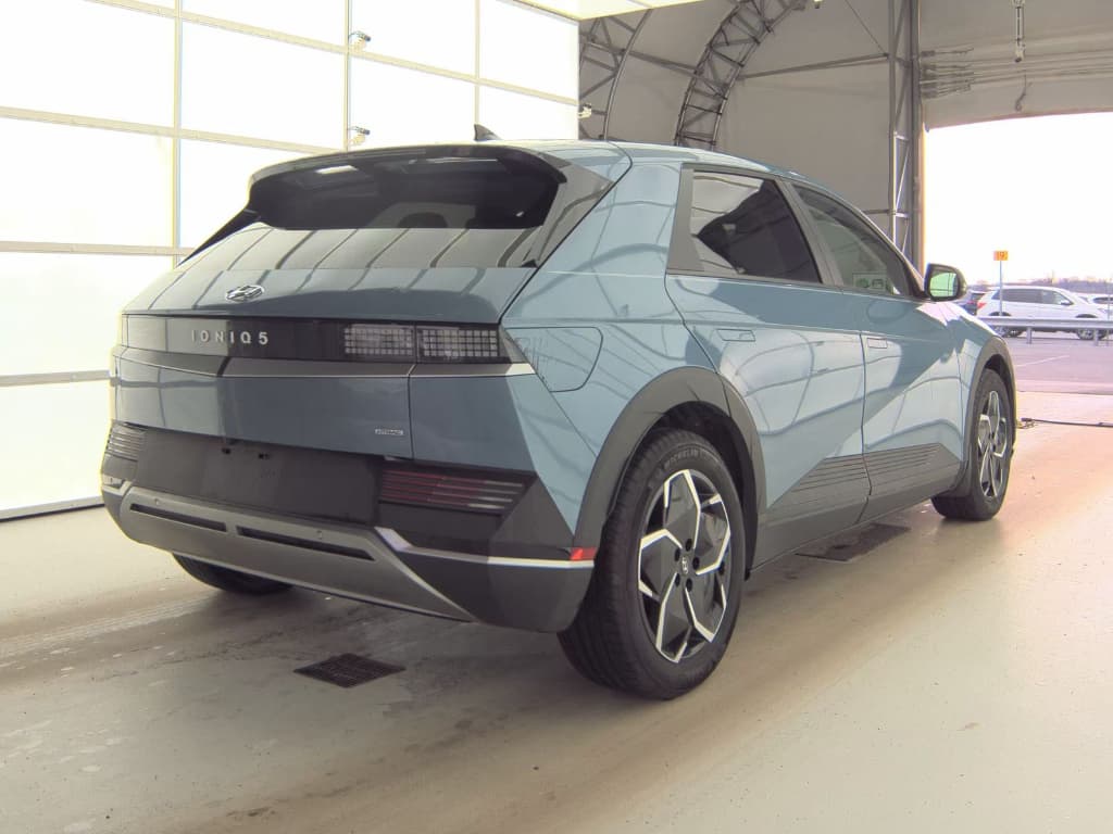 2024 Hyundai IONIQ 5 view 3