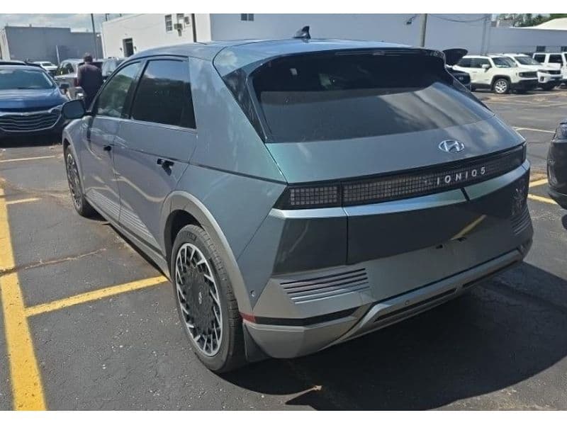 2023 Hyundai IONIQ 5 view 4