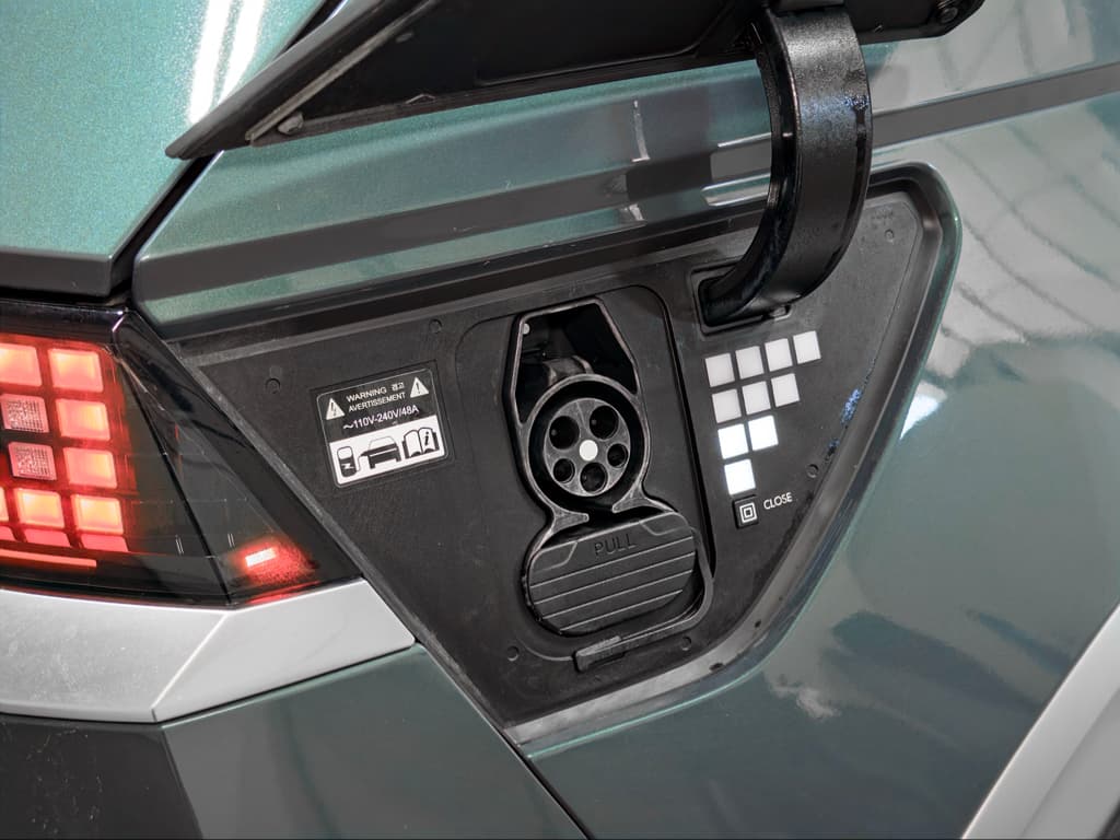 2023 Hyundai IONIQ 5 view 5