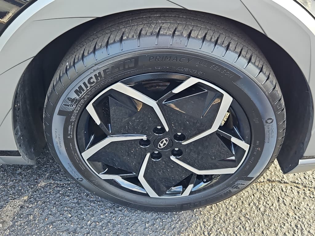 2023 Hyundai IONIQ 5 view 32