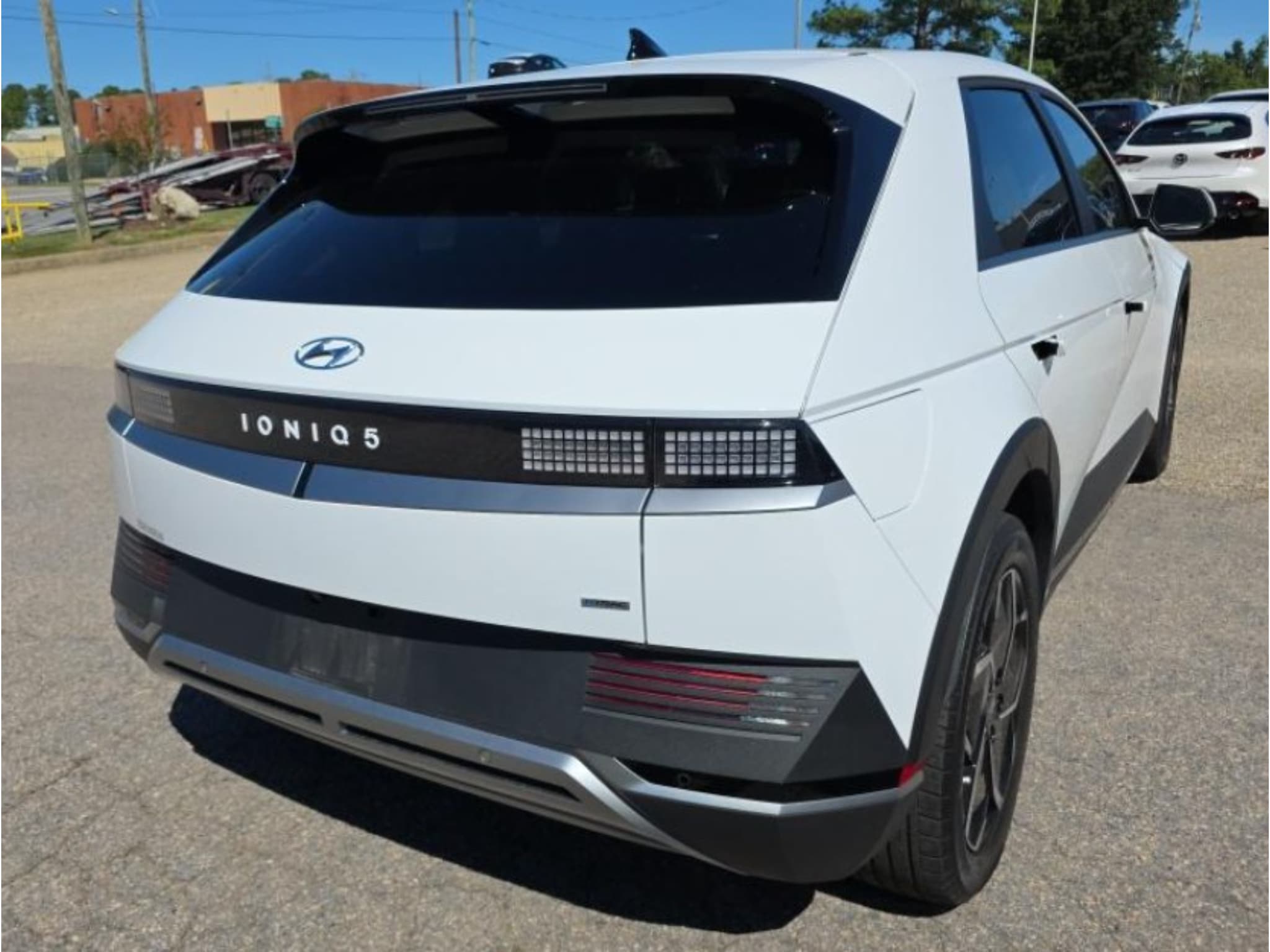 2024 Hyundai IONIQ 5 view 3