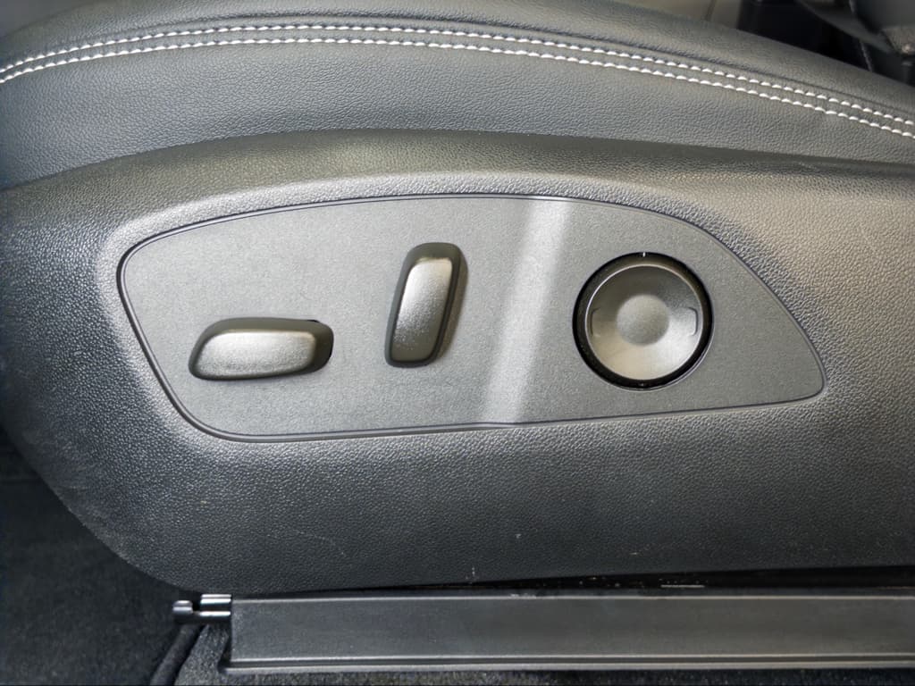 2024 Chevrolet Blazer EV view 7