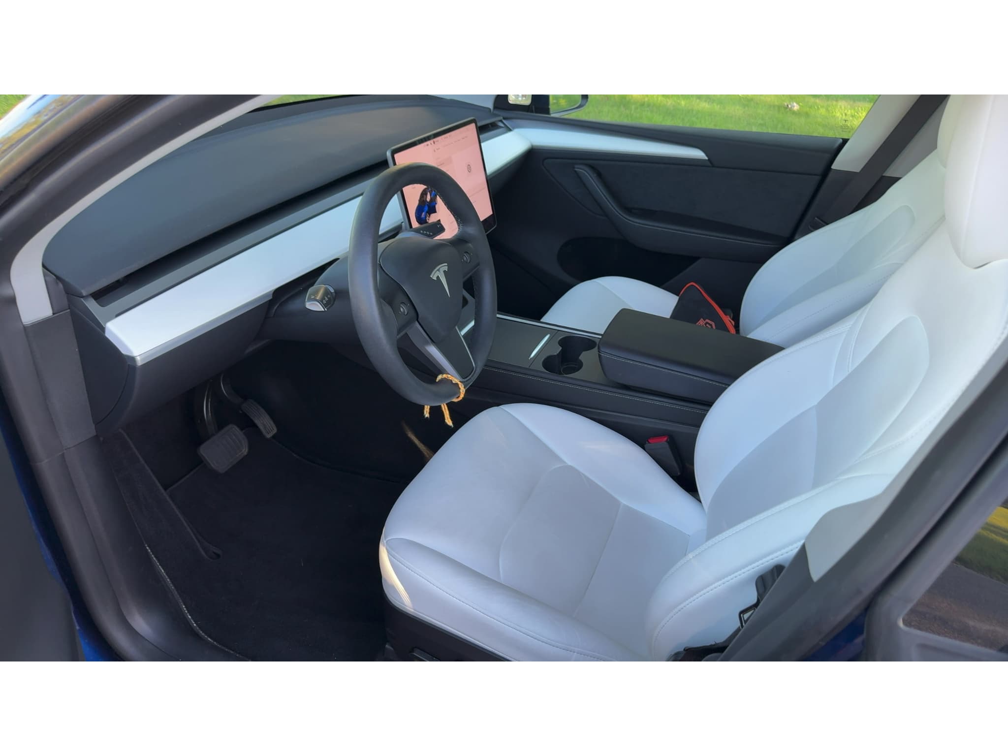 2024 Tesla Model Y view 5