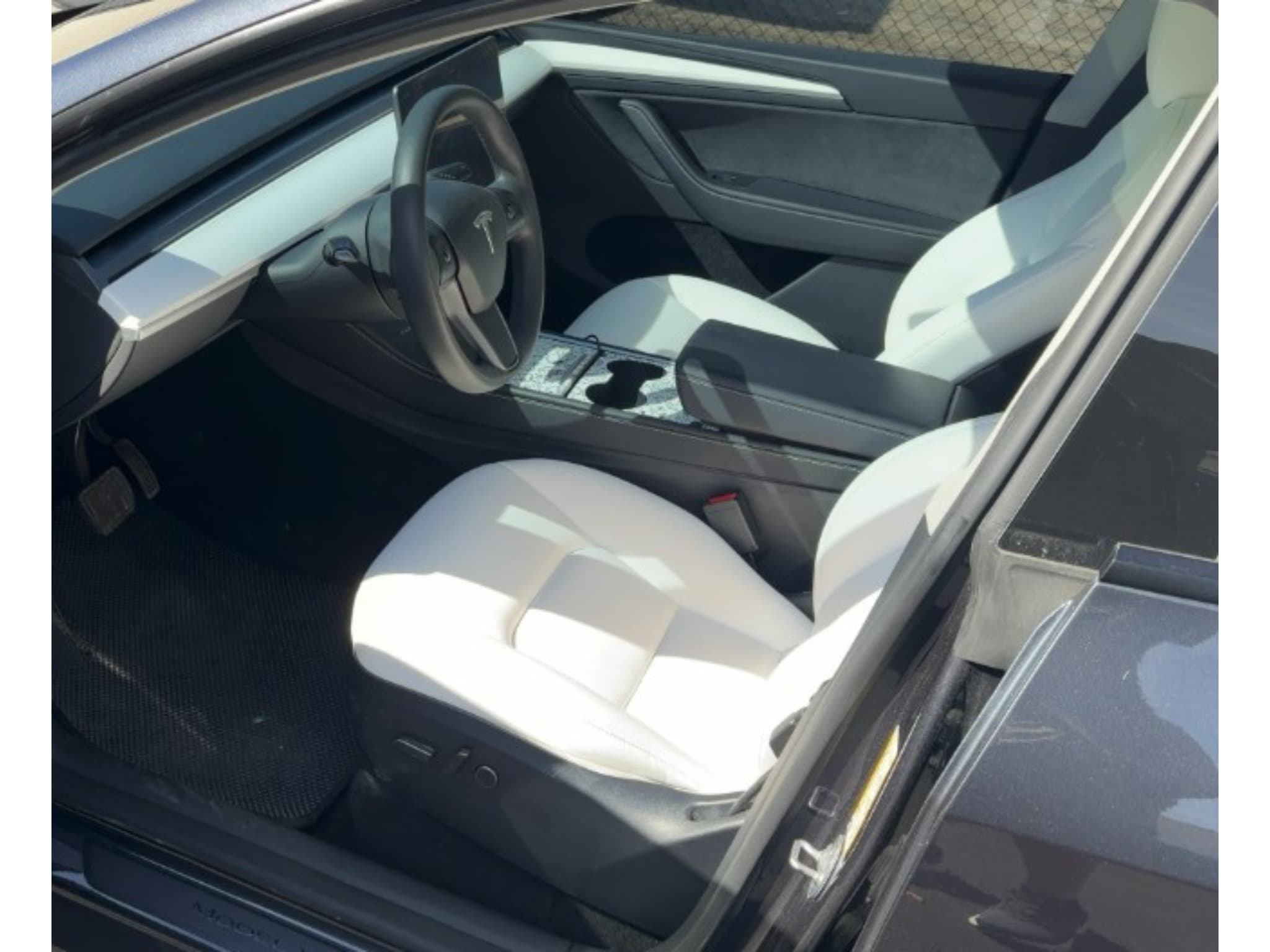 2024 Tesla Model Y view 5