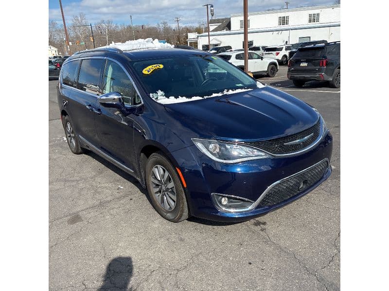 2020 Chrysler Pacifica view 2