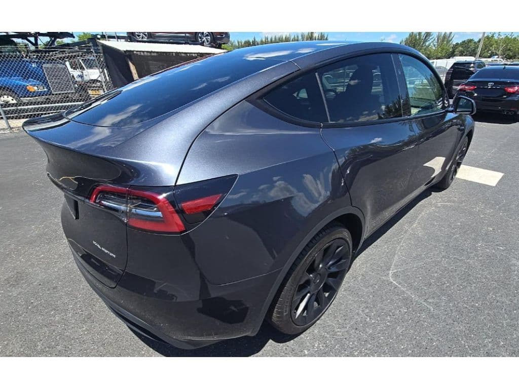 2024 Tesla Model Y view 3