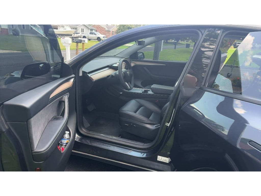 2025 Tesla Model Y view 5