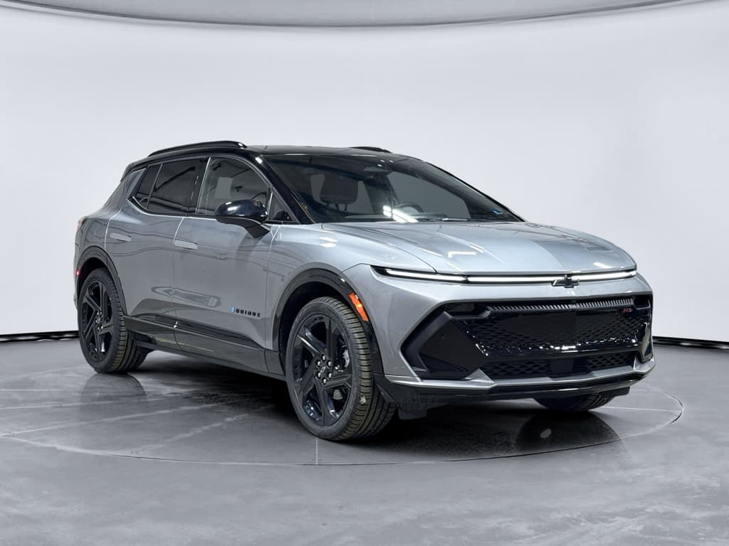 2024 Chevrolet Equinox EV view 4